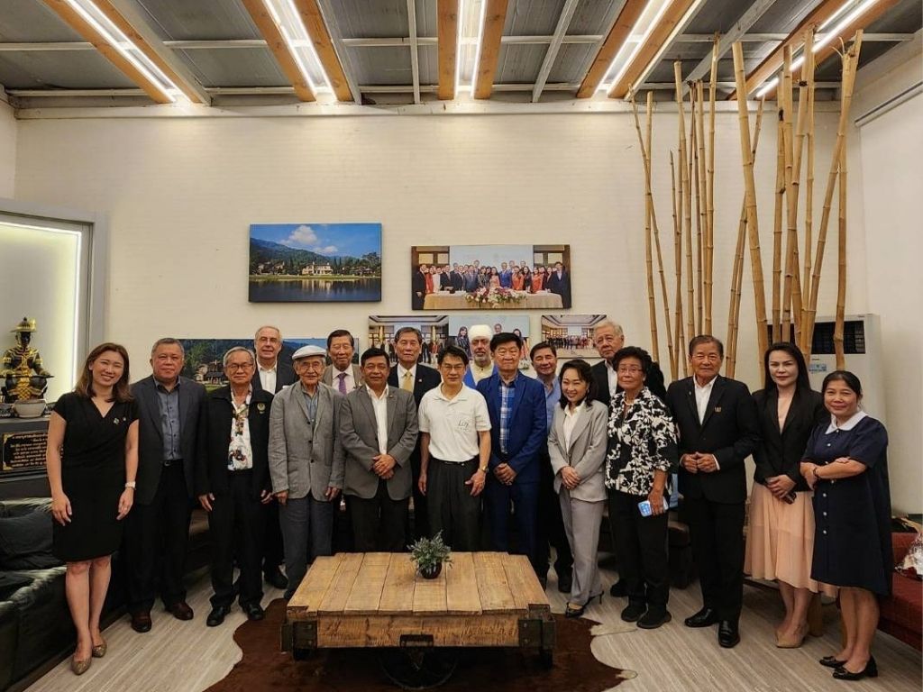 FKII Round Table 2024 ในหัวข้อ “อนาคตประเทศไทย” กับ อาจารย์ลอย ชุนพงษ์ทอง ผู้ก่อตั้ง Loy Academy